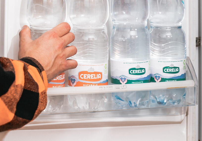 L’acqua bicarbonato-calcica: un “tampone” naturale contro l’acidità gastrica