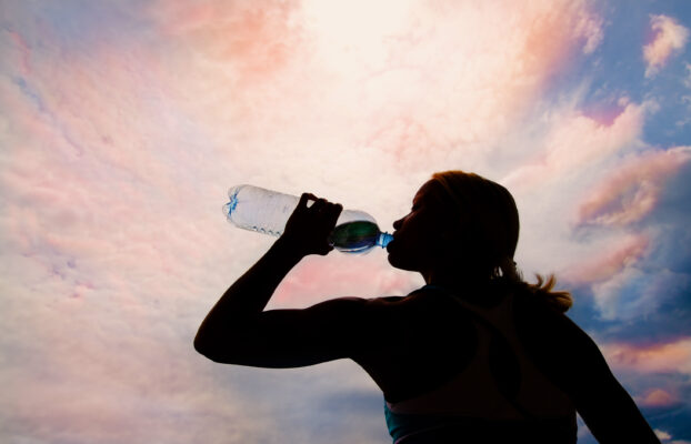 Acqua minerale e longevità: il segreto di chi vive più di 100 anni