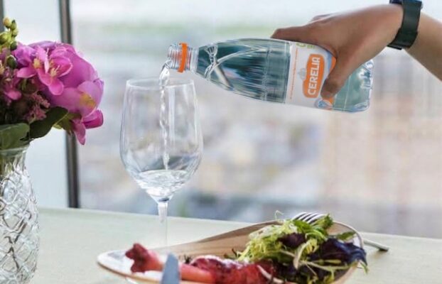Acqua Minerale e Dieta: Come l’Idratazione Aiuta a Perdere Peso