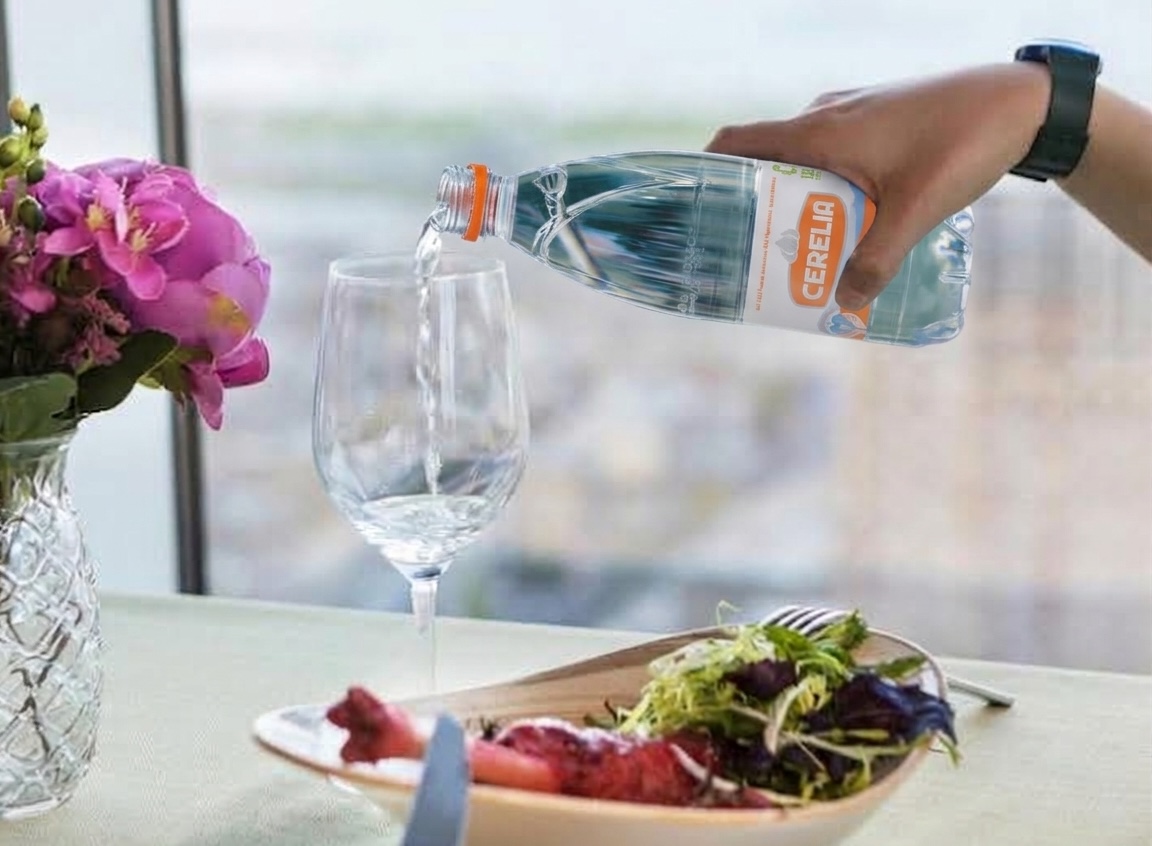 Acqua Minerale e Dieta: Come l’Idratazione Aiuta a Perdere Peso